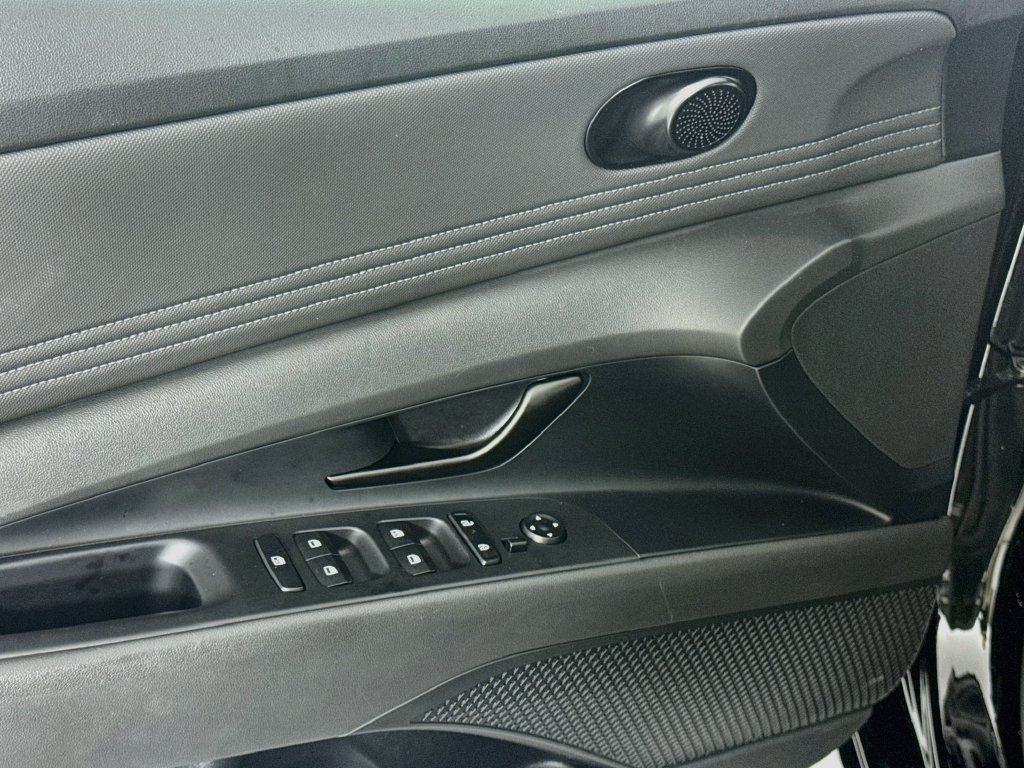 Certified 2026 Hyundai Elantra Sport FWD image 17