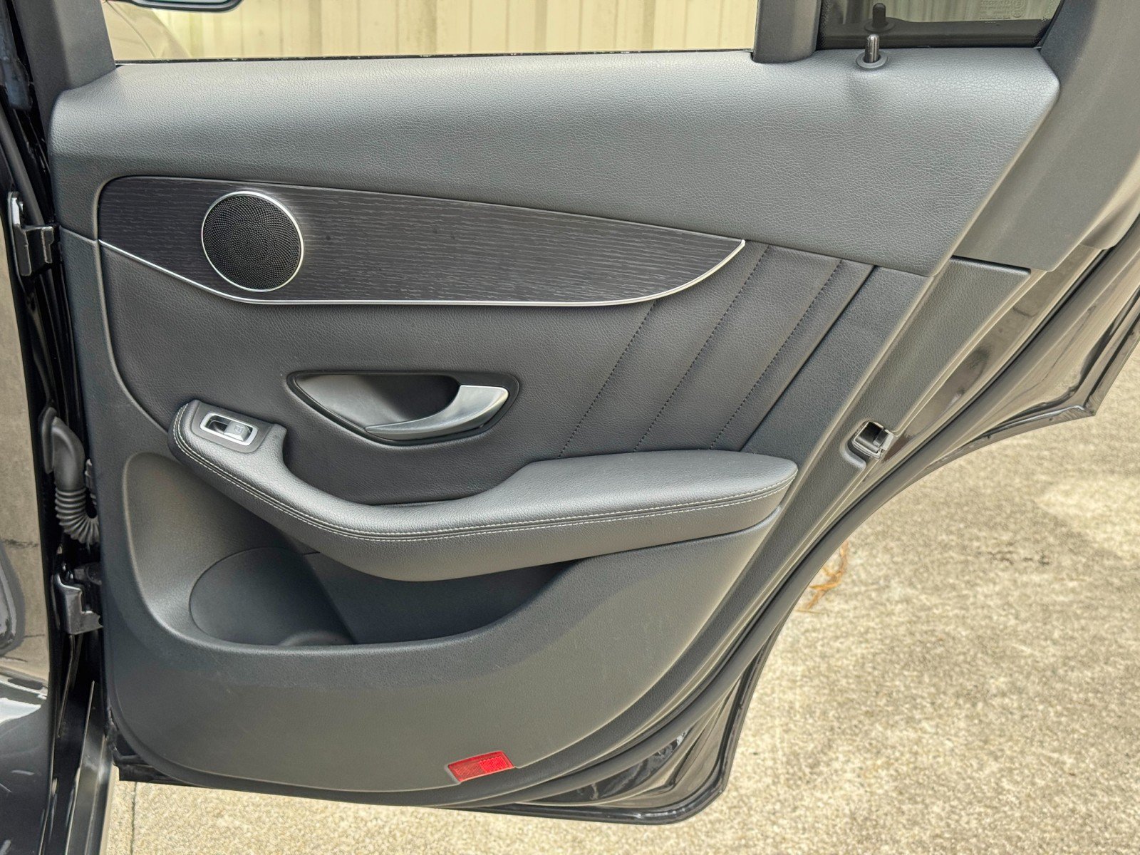 Used 2021 Mercedes-Benz GLC 300 w/ AMG Line image 40