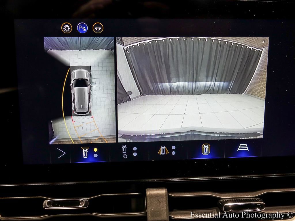 New 2026 Chevrolet Equinox LT w/ Safety and Technology Package FWD image 18