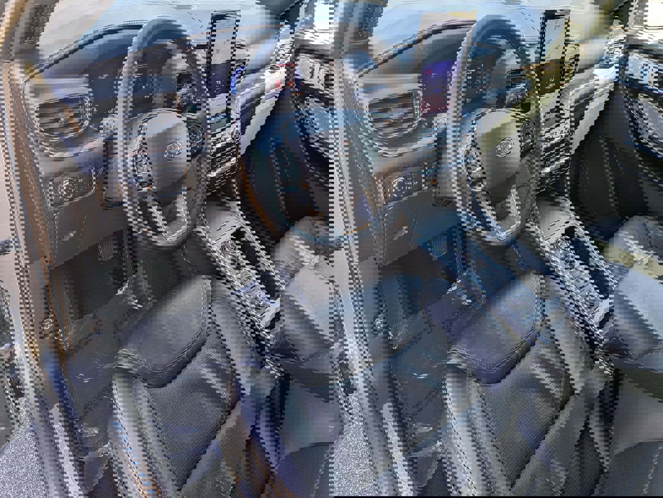 Used 2021 Ford Explorer Platinum w/ Equipment Group 601A image 9