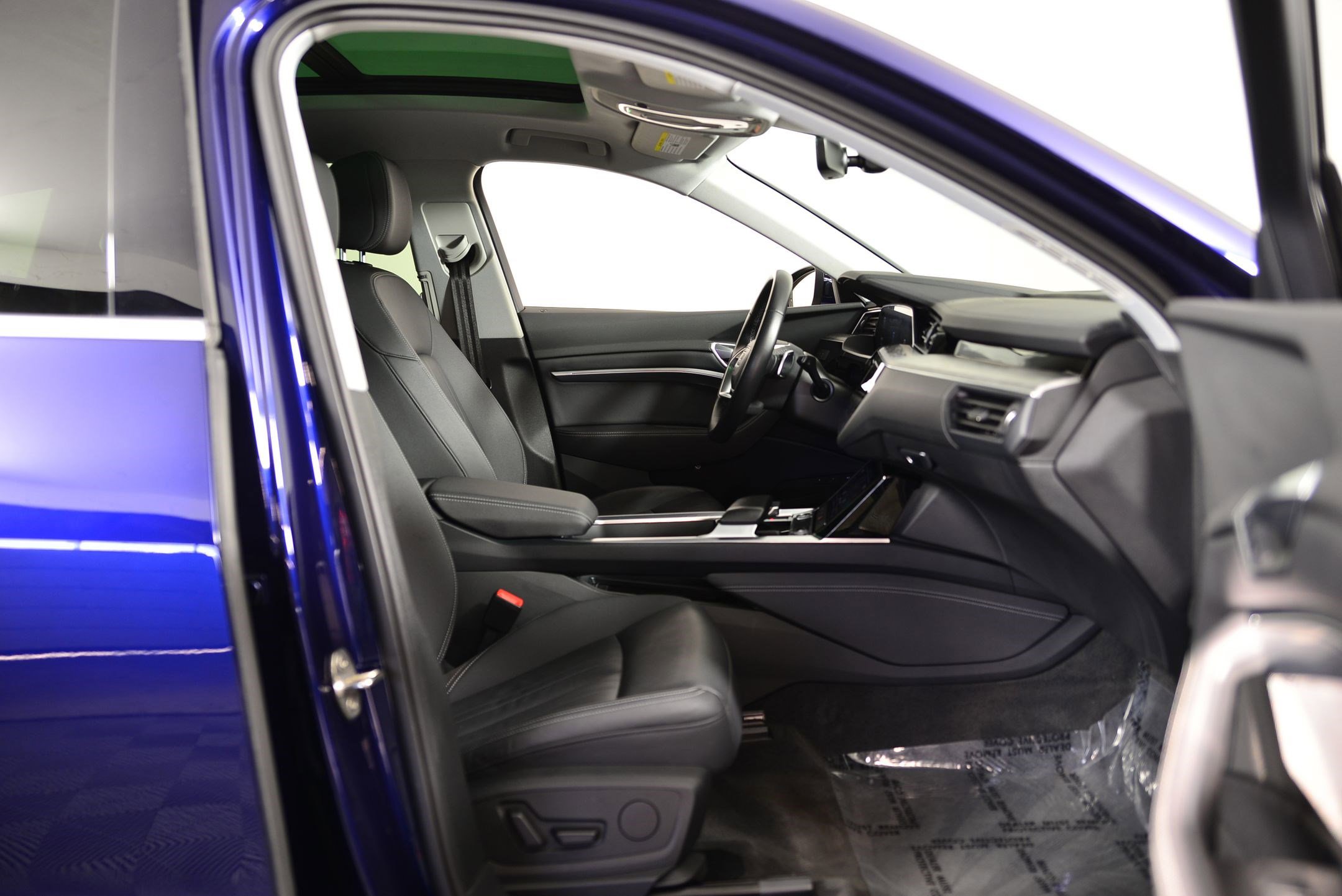 Certified 2021 Audi e-tron Premium image 18