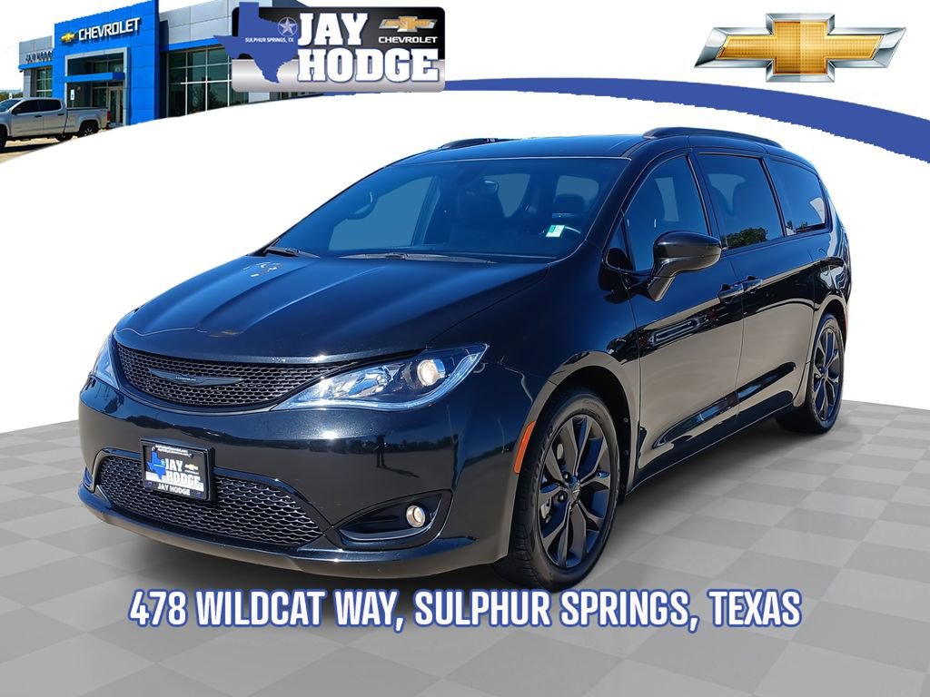 Used 2018 Chrysler Pacifica Touring-L w/ Premium Audio Group