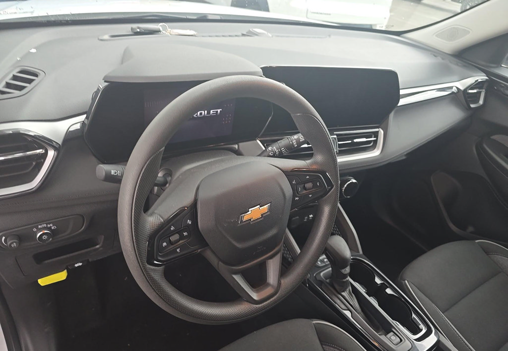 Used 2025 Chevrolet TrailBlazer LT FWD image 7