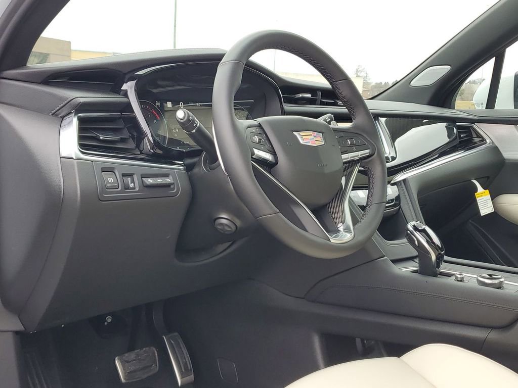 New 2025 Cadillac XT6 Sport w/ Technology Package image 11