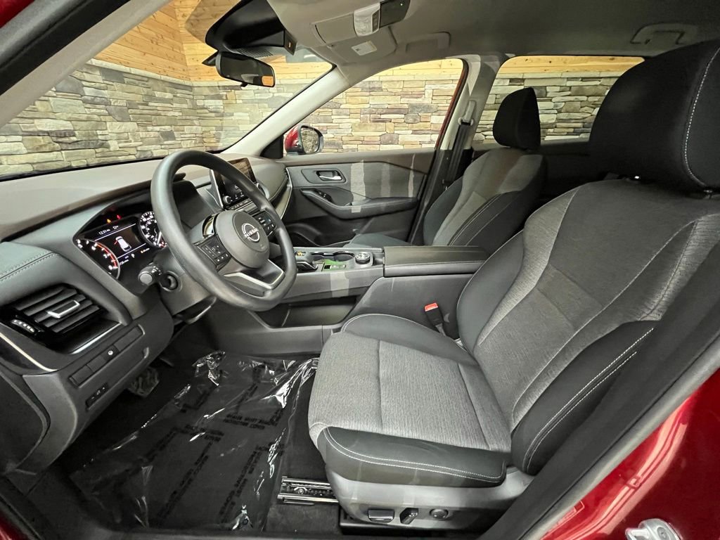Used 2022 Nissan Rogue SV AWD/4WD image 28