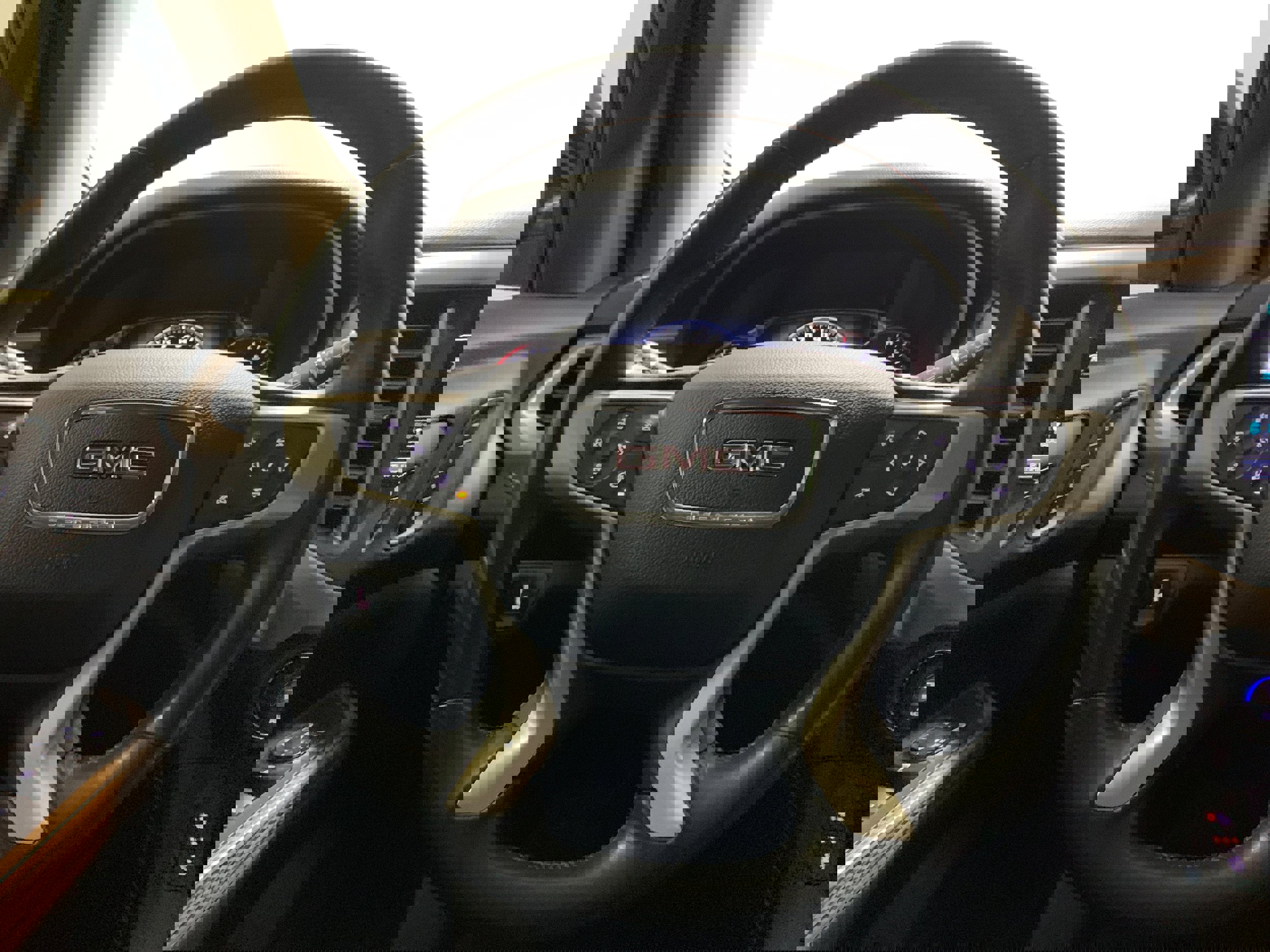 Used 2019 GMC Acadia Denali w/ Technology Package image 15