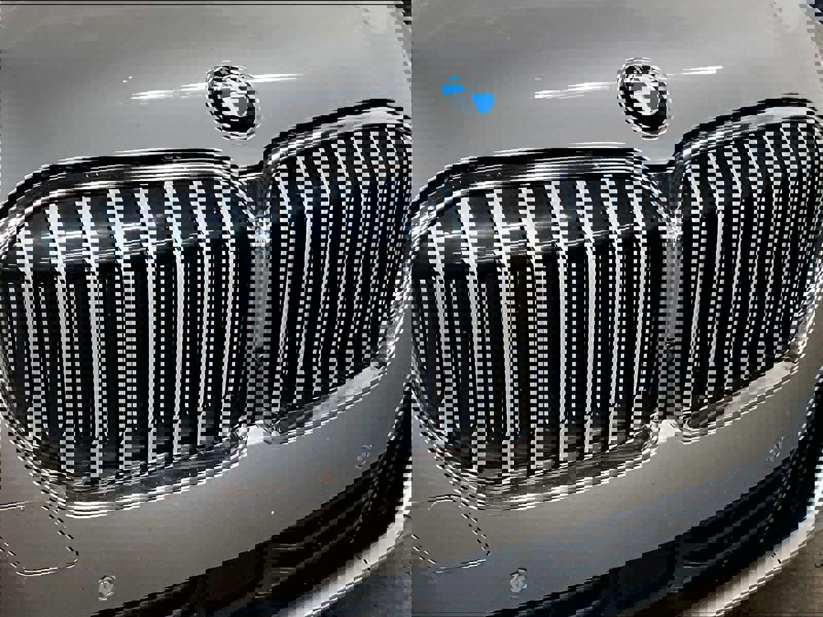 Used 2022 BMW 740i w/ Premium Package image 31