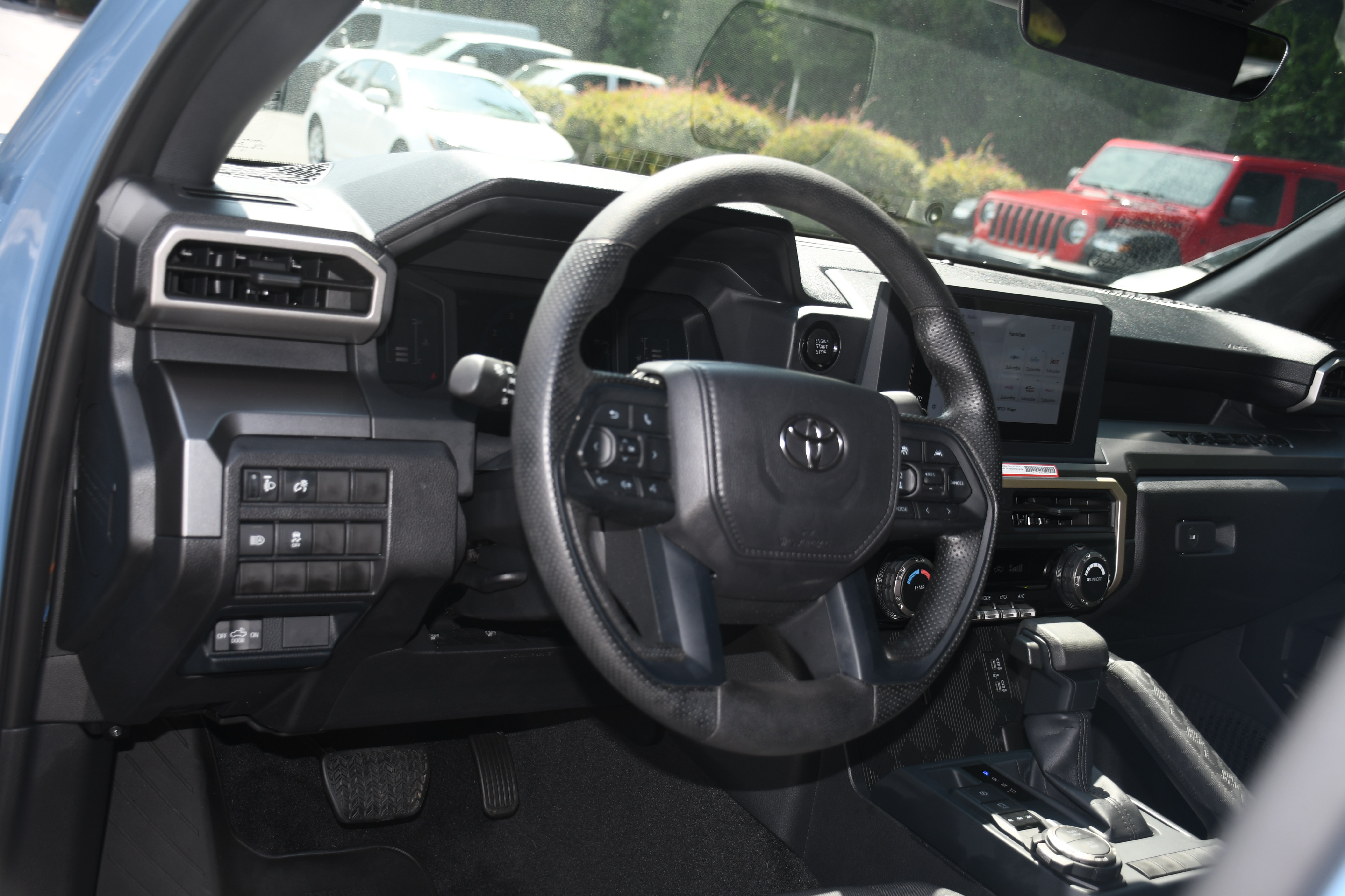 Certified 2026 Toyota Tacoma SR5 AWD/4WD image 8