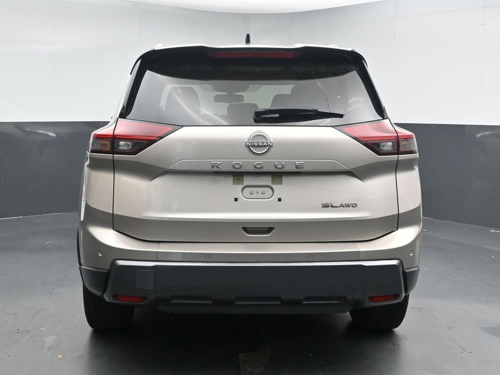 Used 2024 Nissan Rogue SL image 7