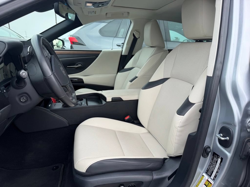Used 2023 Lexus ES 350 w/ Premium Package FWD image 5