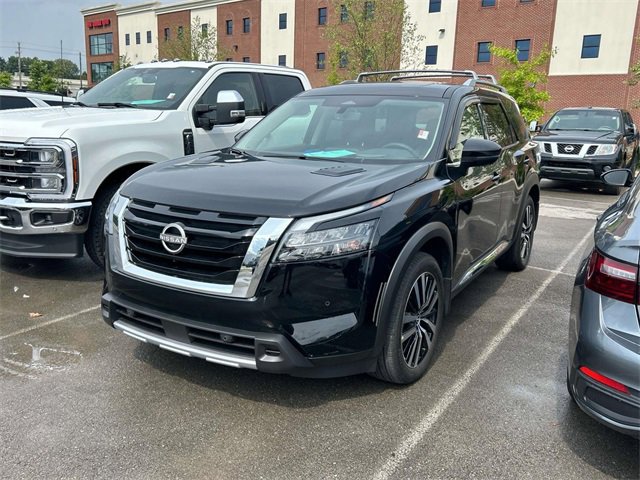 Used 2025 Nissan Pathfinder Platinum