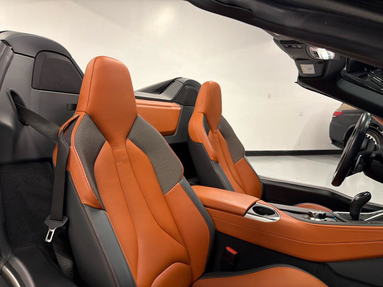 Used 2019 BMW i8 Roadster AWD/4WD image 25