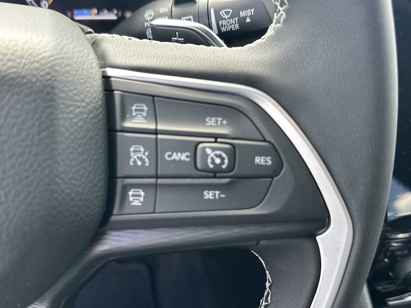 New 2025 Jeep Grand Cherokee L Laredo image 30