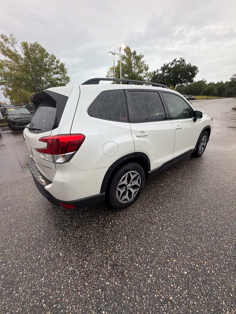 Used 2020 Subaru Forester Premium AWD/4WD image 7