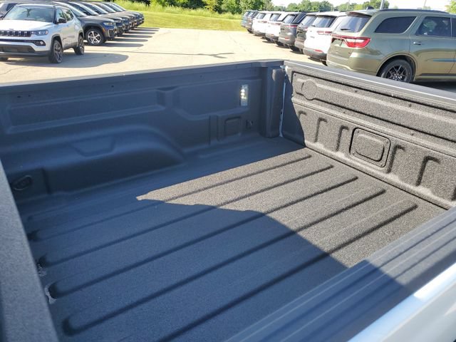 New 2026 Jeep Gladiator Rubicon w/ Technology Group AWD/4WD image 17