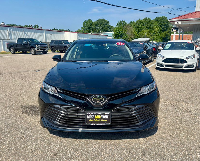 Used 2018 Toyota Camry LE FWD image 2