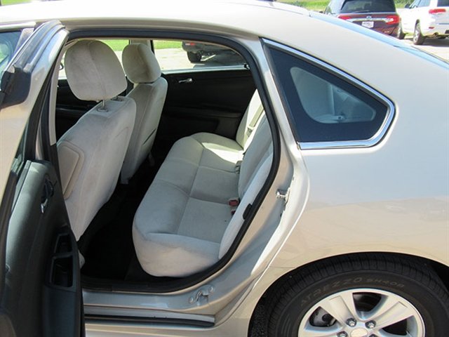 Used 2012 Chevrolet Impala LS FWD image 15