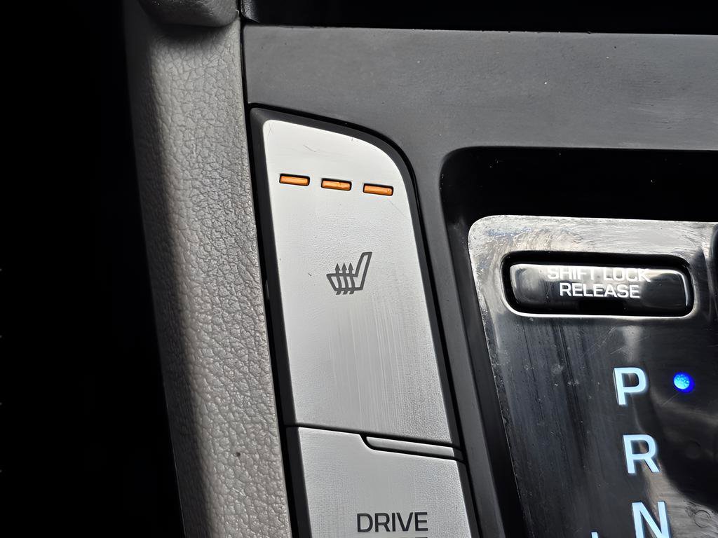 Used 2020 Hyundai Elantra Value Edition image 32