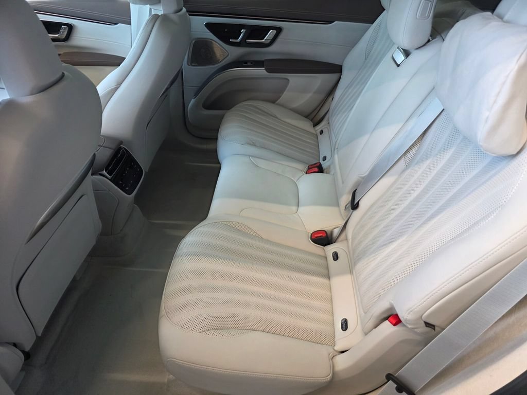 New 2027 Mercedes-Benz EQS 400 4MATIC SUV image 13