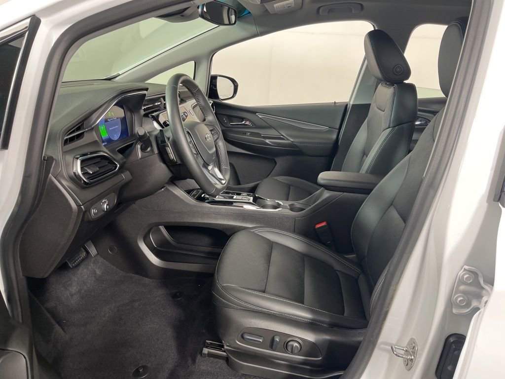 Used 2023 Chevrolet Bolt LT w/ Infotainment Package FWD image 19