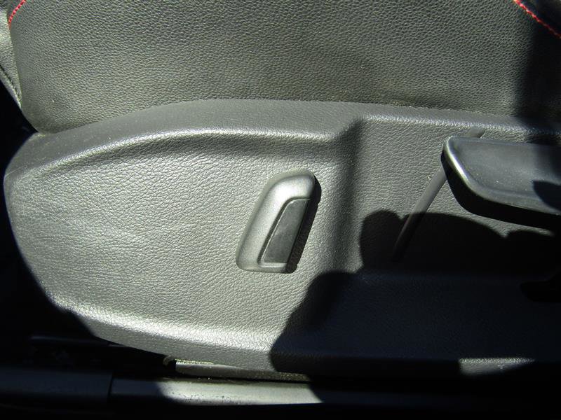 Used 2017 Volkswagen GTI SE image 13