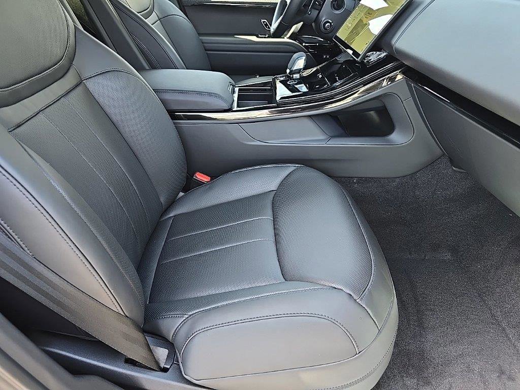 New 2025 Land Rover Range Rover Sport SE image 7