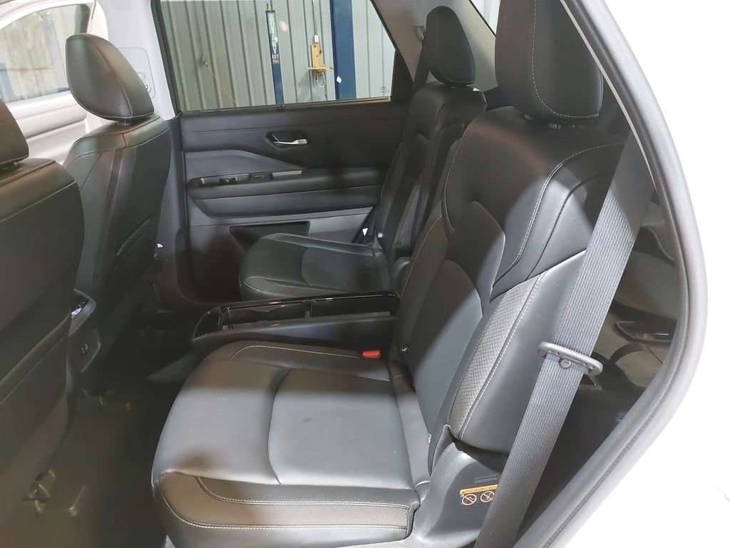 Used 2023 Nissan Pathfinder SL w/ SL Premium Package image 15