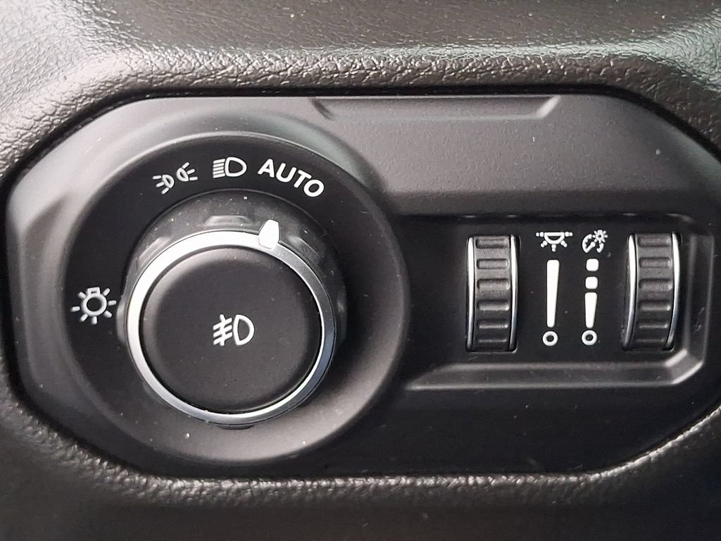 Used 2022 Jeep Wrangler Unlimited Sahara AWD/4WD image 23