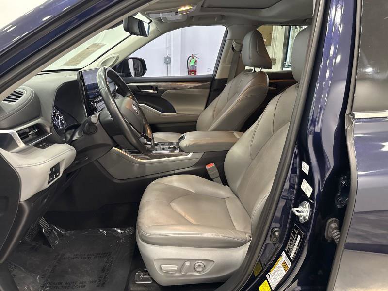 Used 2021 Toyota Highlander Limited image 43