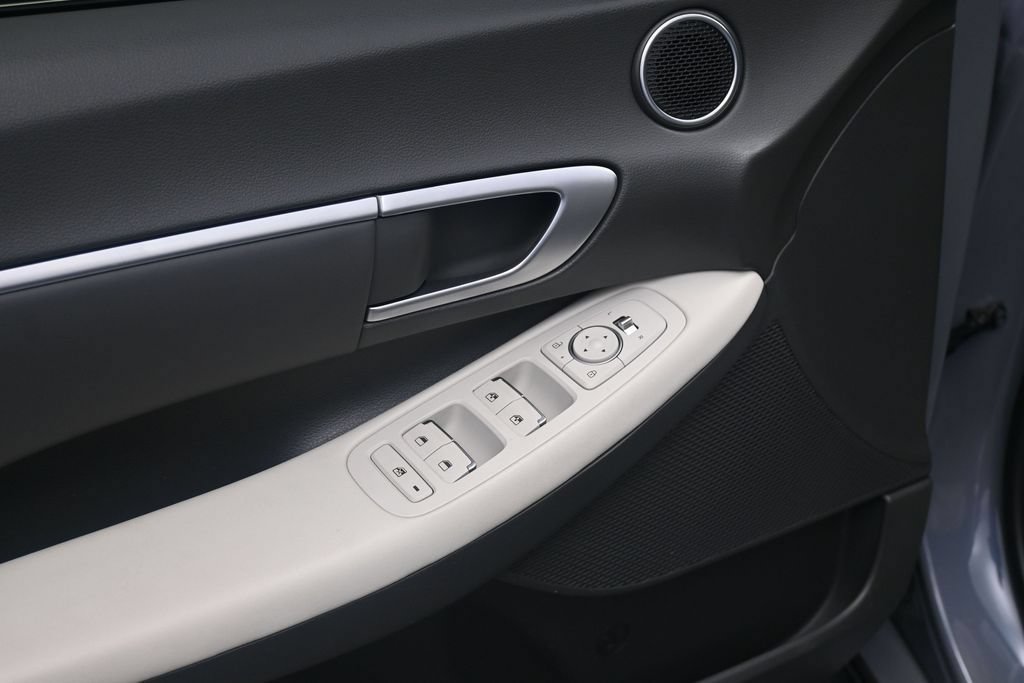Used 2025 Hyundai Sonata SEL FWD image 18