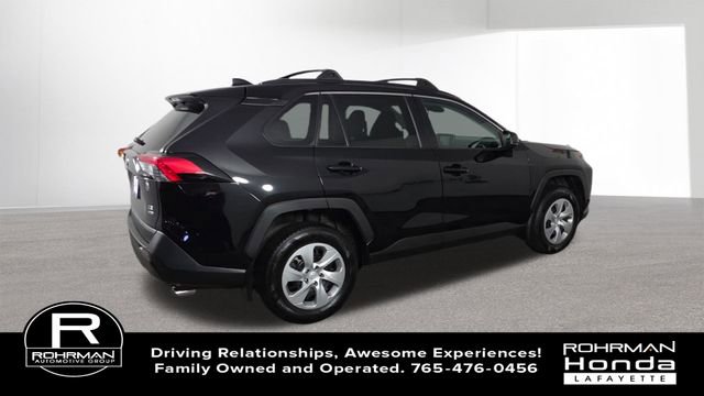Used 2021 Toyota RAV4 LE AWD/4WD image 9