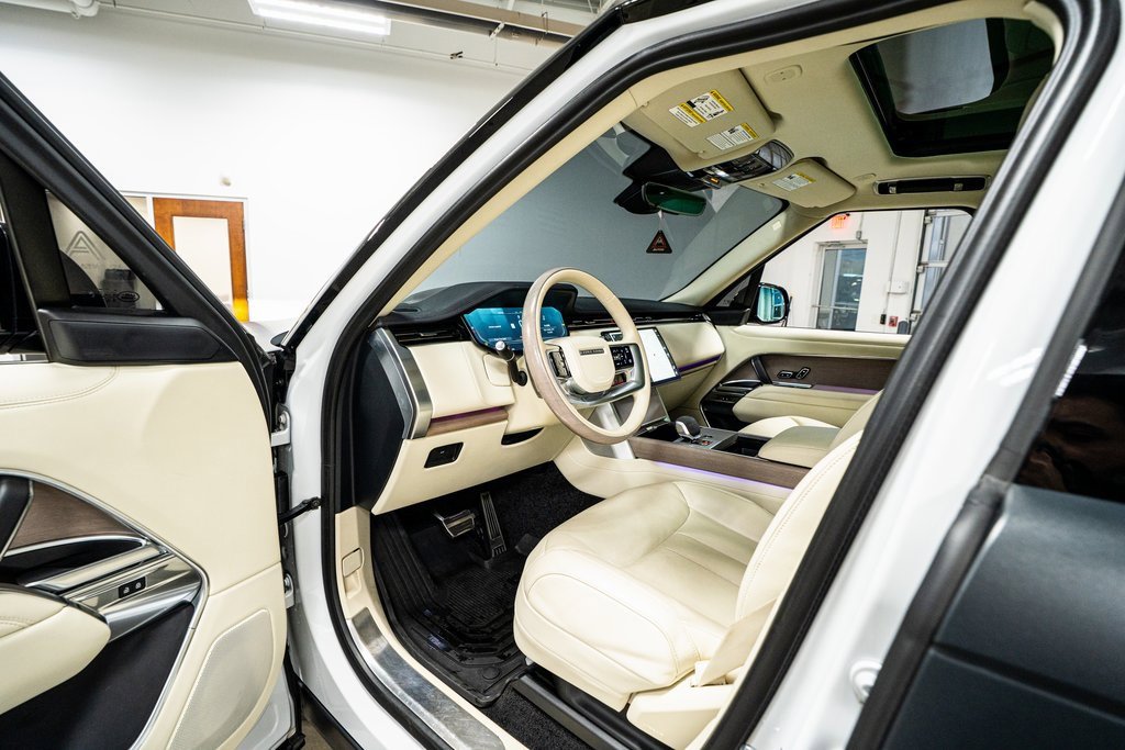 Used 2024 Land Rover Range Rover SE image 32