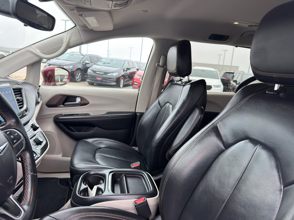Used 2017 Chrysler Pacifica Touring-L image 26
