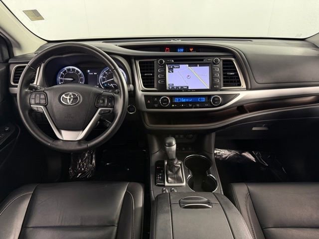Used 2019 Toyota Highlander XLE image 26