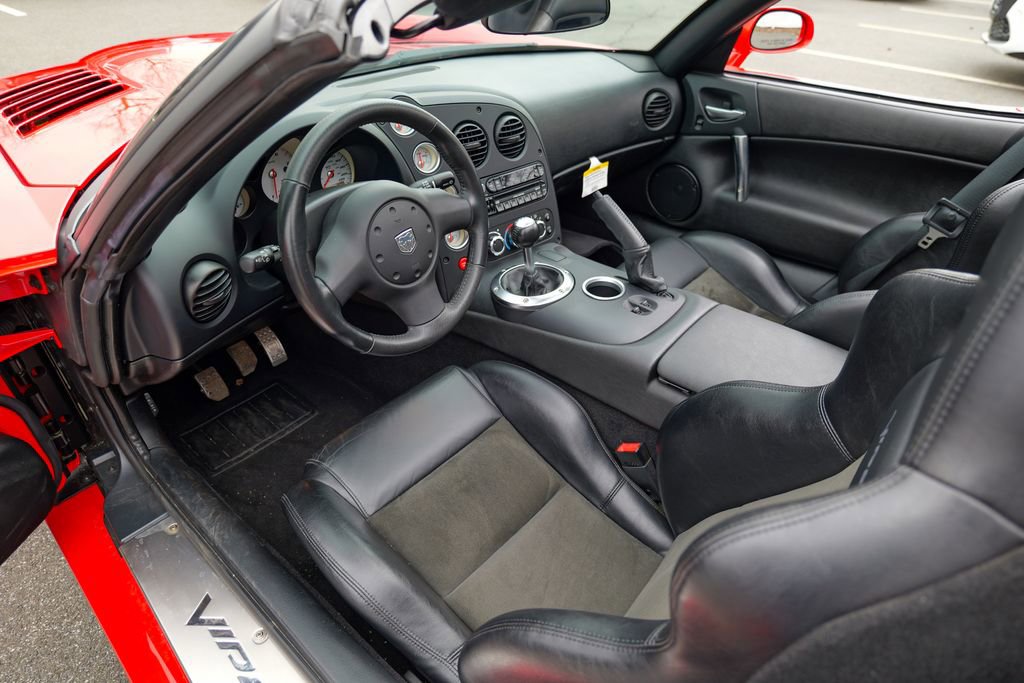Used 2004 Dodge Viper SRT-10 image 34