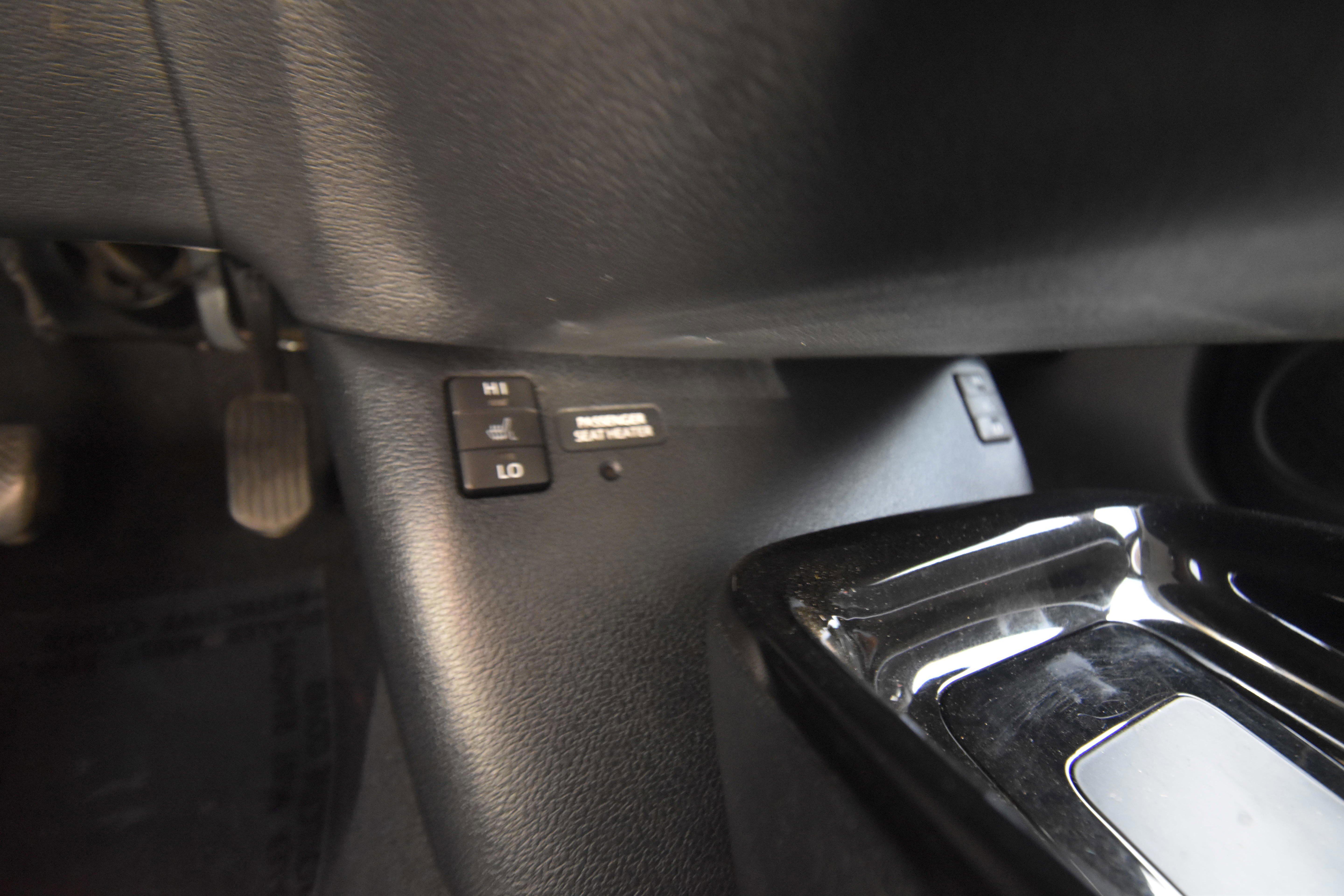 Used 2017 Toyota Prius Prime Advanced w/ Carpet Mat Package image 16
