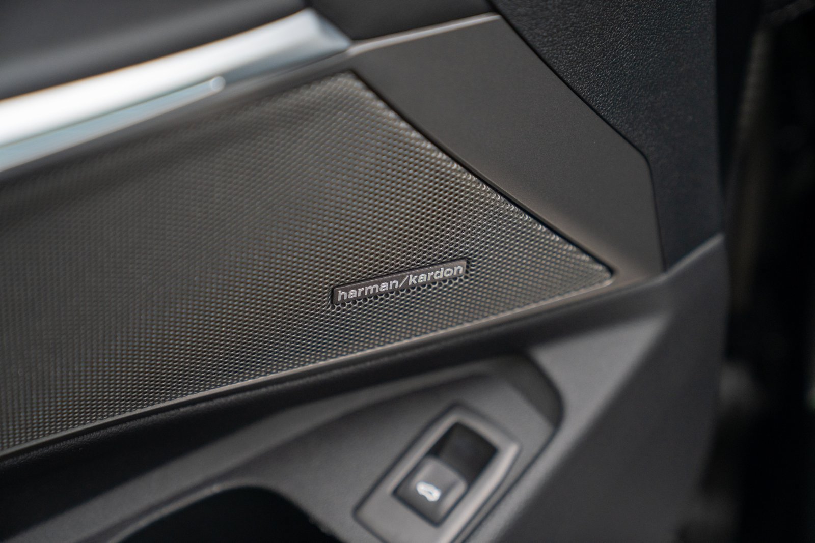 Used 2024 BMW M3 Competition w/ M Carbon Exterior Package AWD/4WD image 11
