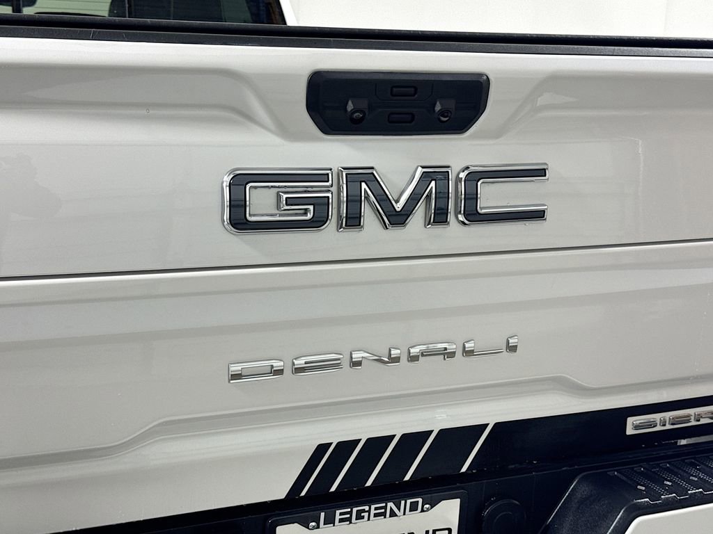 Used 2024 GMC Sierra 3500 Denali Ultimate AWD/4WD image 10