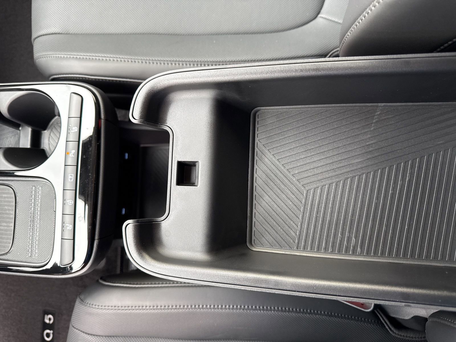 Used 2025 Hyundai Ioniq 5 SEL image 28