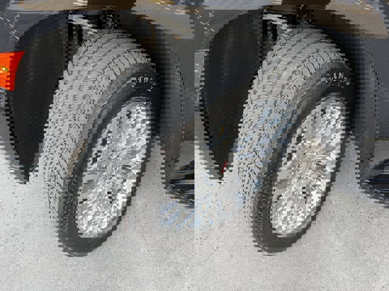 Used 2024 GMC Yukon SLT w/ SLT Luxury Package image 53