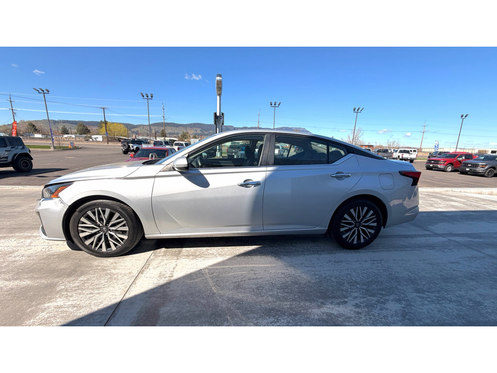 Used 2023 Nissan Altima 2.5 SV FWD image 6