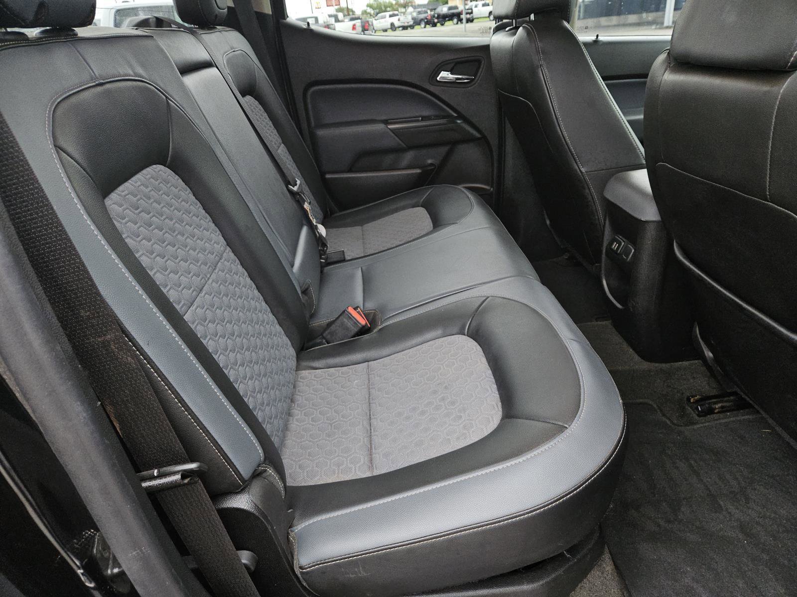 Used 2015 Chevrolet Colorado Z71 AWD/4WD image 30