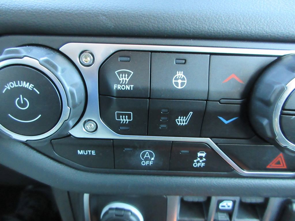 Used 2024 Jeep Wrangler Sahara w/ Technology Group image 33