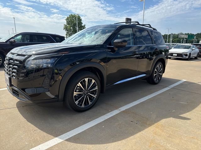 Used 2026 Nissan Pathfinder Platinum w/ Cargo Package AWD/4WD image 3