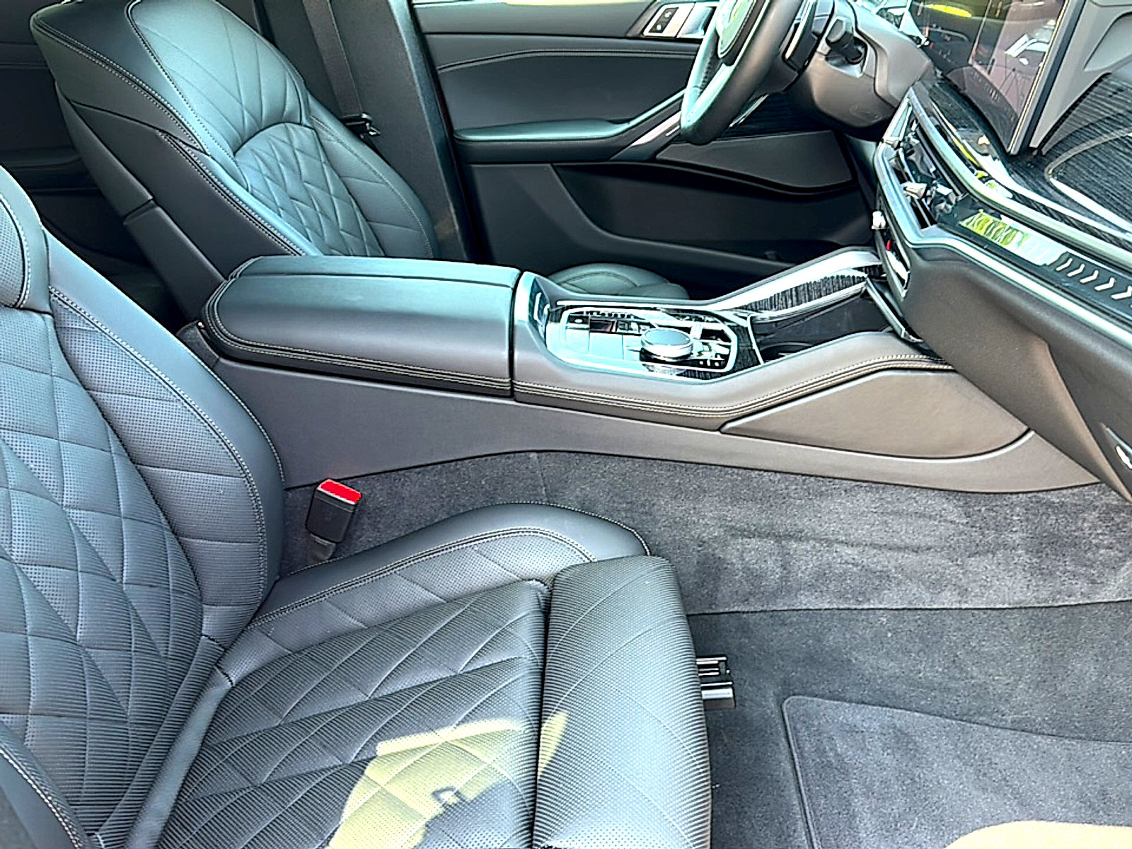 Certified 2025 BMW X6 xDrive40i w/ Climate Comfort Package AWD/4WD image 24