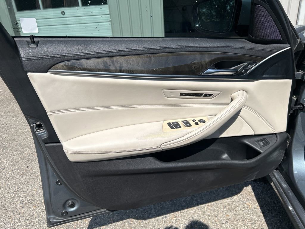 Used 2018 BMW 540i xDrive image 16