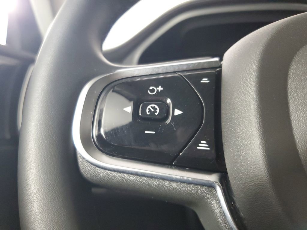 Certified 2024 Volvo XC60 B5 Ultimate w/ Protection Package Premier AWD/4WD image 25