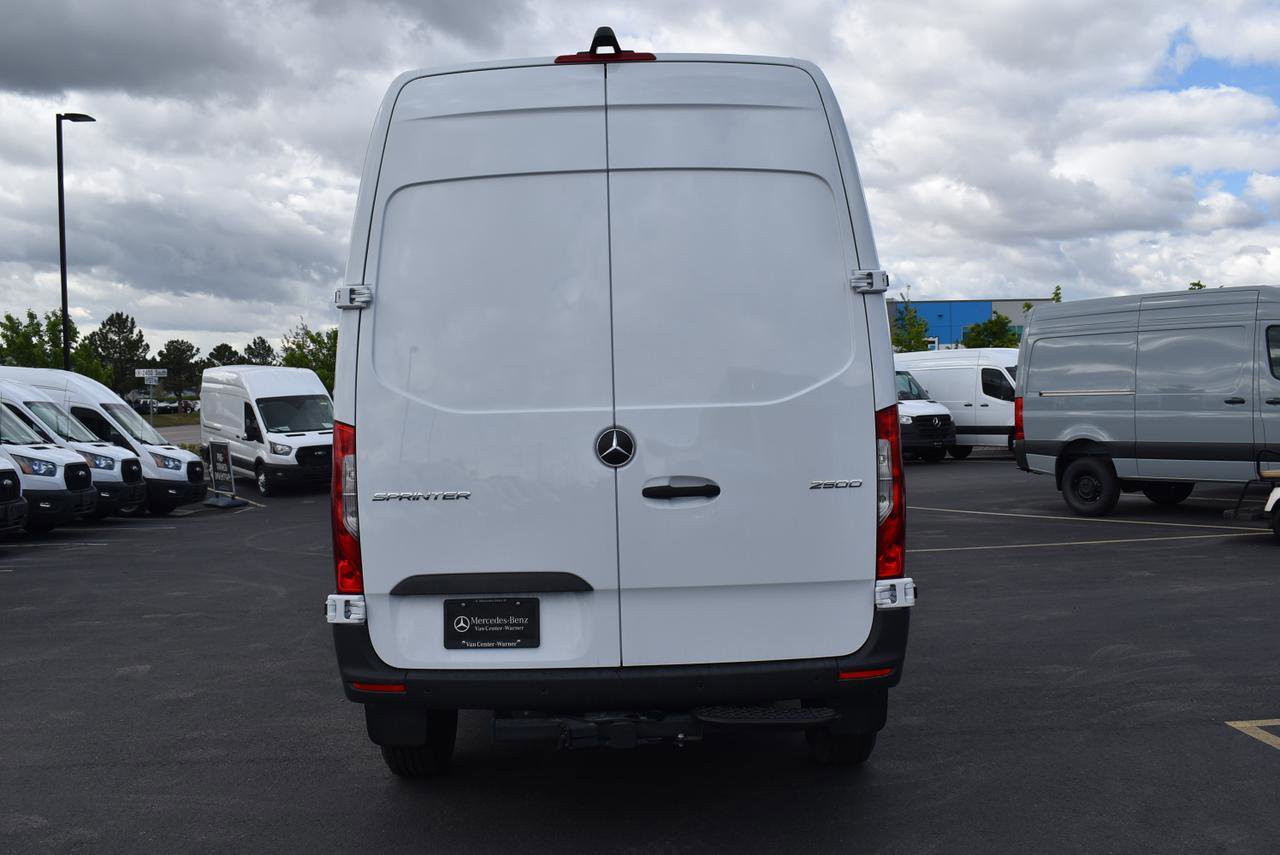 Used 2024 Mercedes-Benz Sprinter 2500 image 6