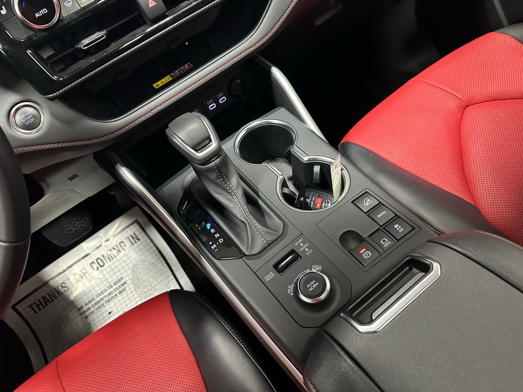 Used 2025 Toyota Highlander XSE image 38