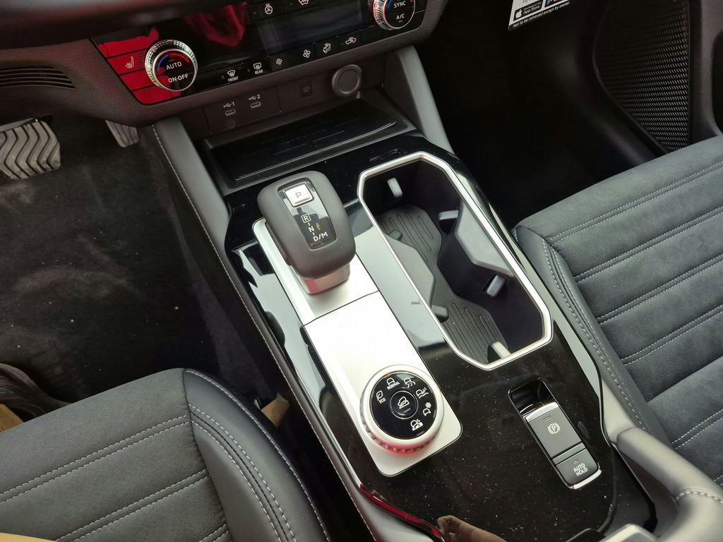 New 2026 Mitsubishi Outlander SE image 21